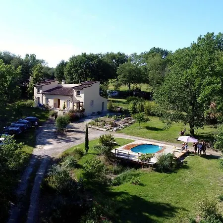 Bienvenue Dans Notre Petit Paradis בית אירוח